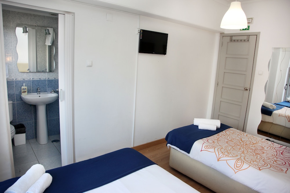 Triple Room, Private Bathroom photo 2