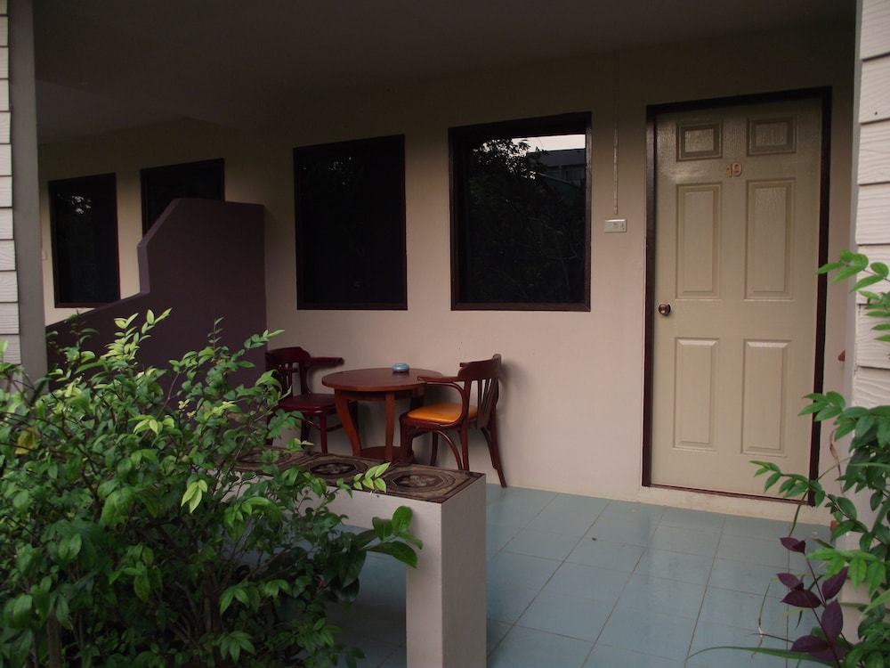 Air Conditioning Room, 1 King Bed, Garden View photo 3