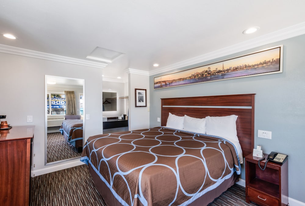 Superior Room, 1 King Bed