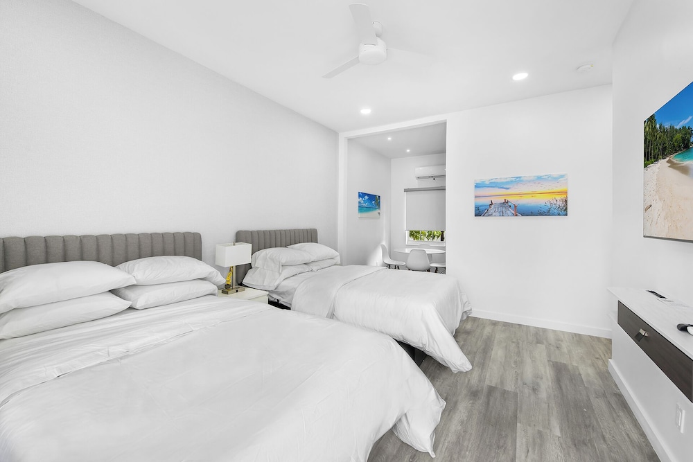 Junior Studio Suite