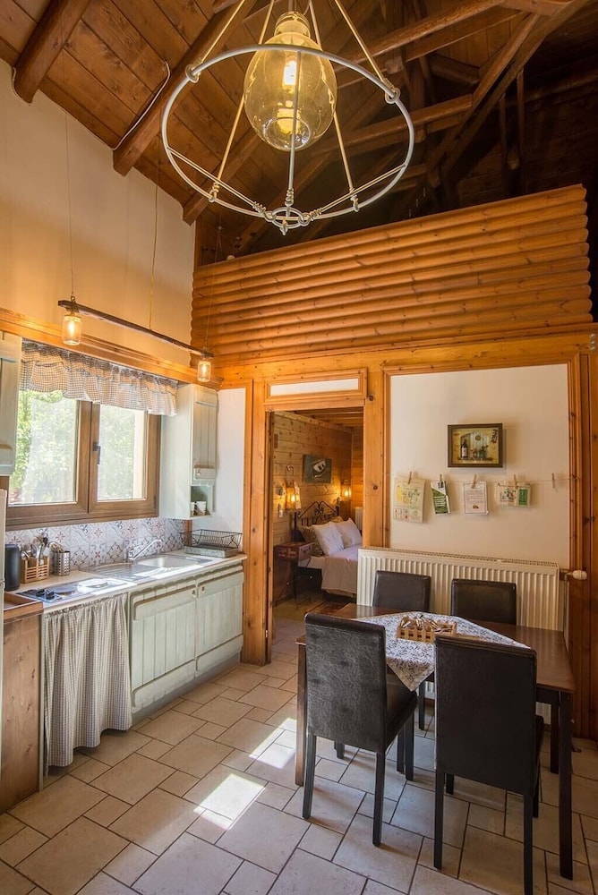 Grand Duplex, 2 Bedrooms, 2 Bathrooms, Lake View photo 2
