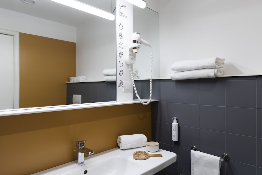 Basic Studio, 1 Double or 2 Twin Beds, Kitchenette, Mezzanine