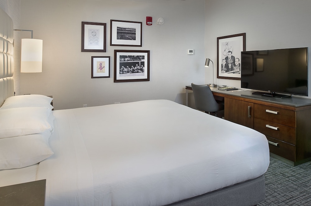 Executive Room, 1 King Bed, Club Lounge Access