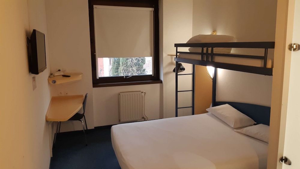 Standard Room, 1 Double Bed photo 3