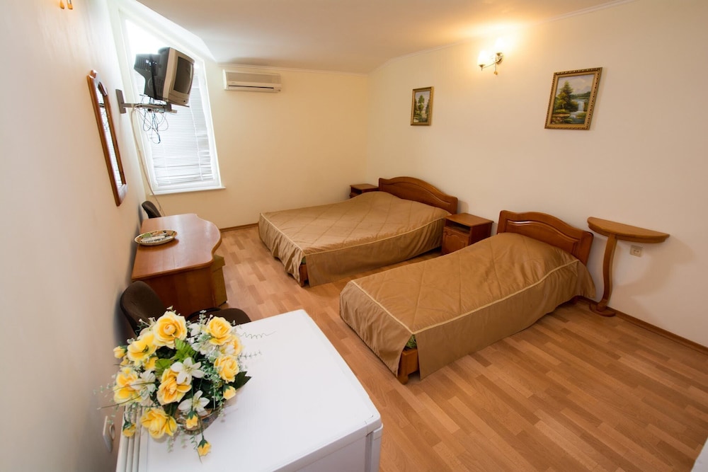 Economy Triple Room, Terrace