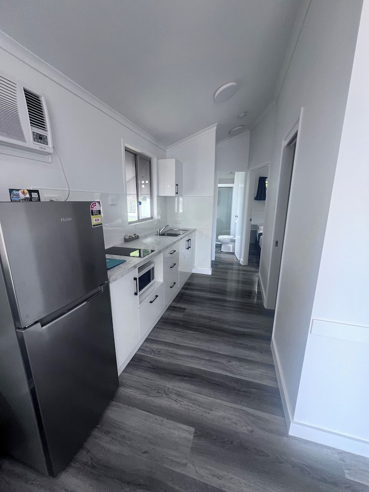 Cabin, 2 Bedrooms, Ocean View - Photo 11