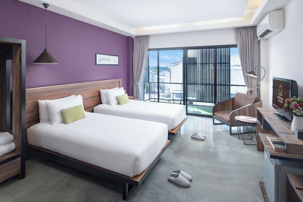 Deluxe Twin Room, City View