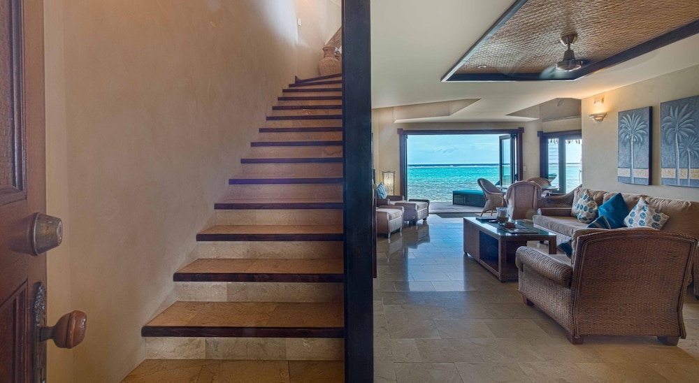 Luxury Villa, Private Pool, Beachfront photo 2