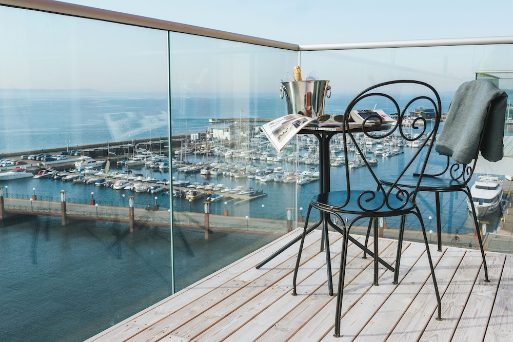 Superior Twin Room, Harbor View - Photo 5