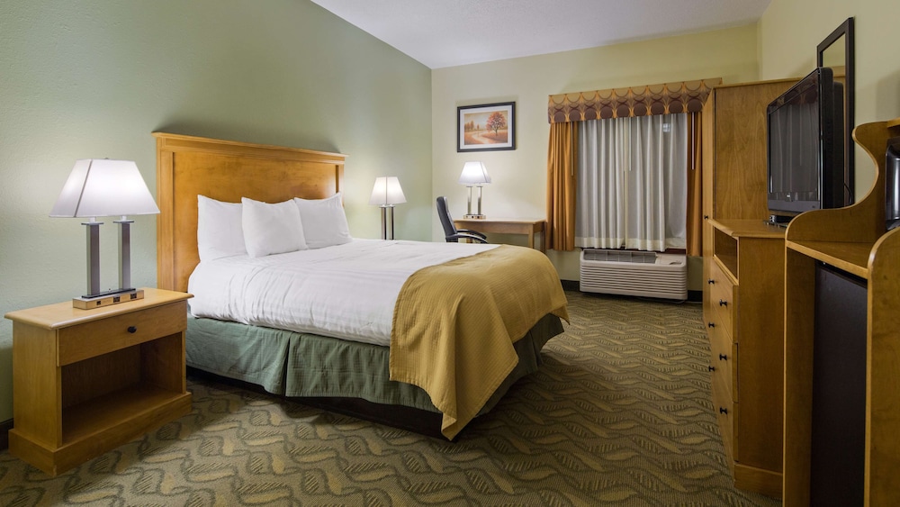 Standard Room, 1 Queen Bed, Accessible, Bathtub photo 3