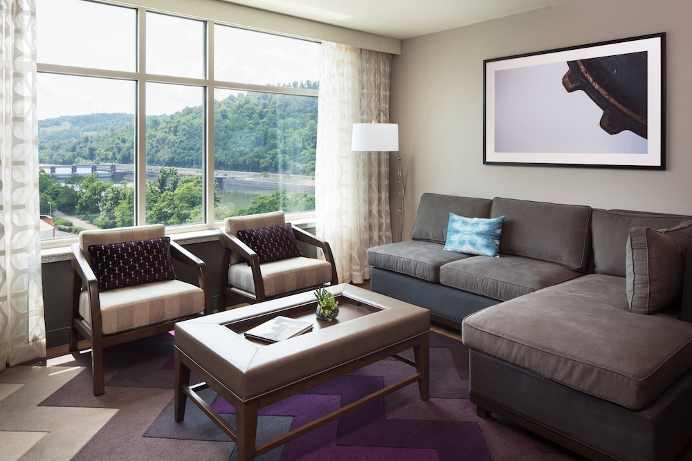 Room, 1 King Bed with Sofa bed, River View - Photo 3