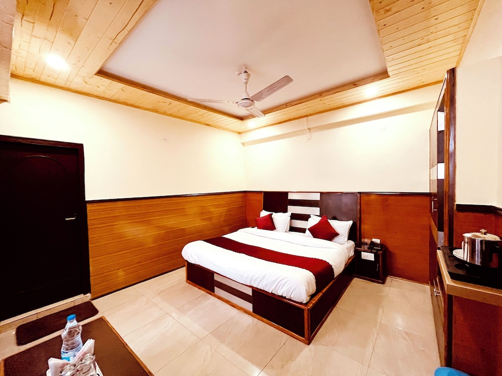 Deluxe Room - Photo 6