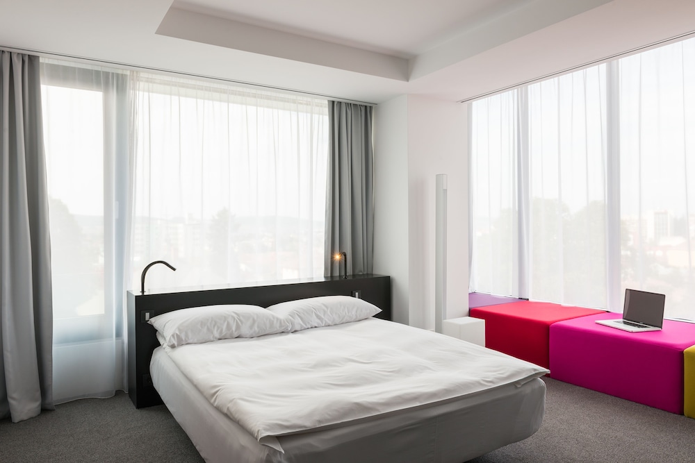 Double Room, 1 King Bed photo 2