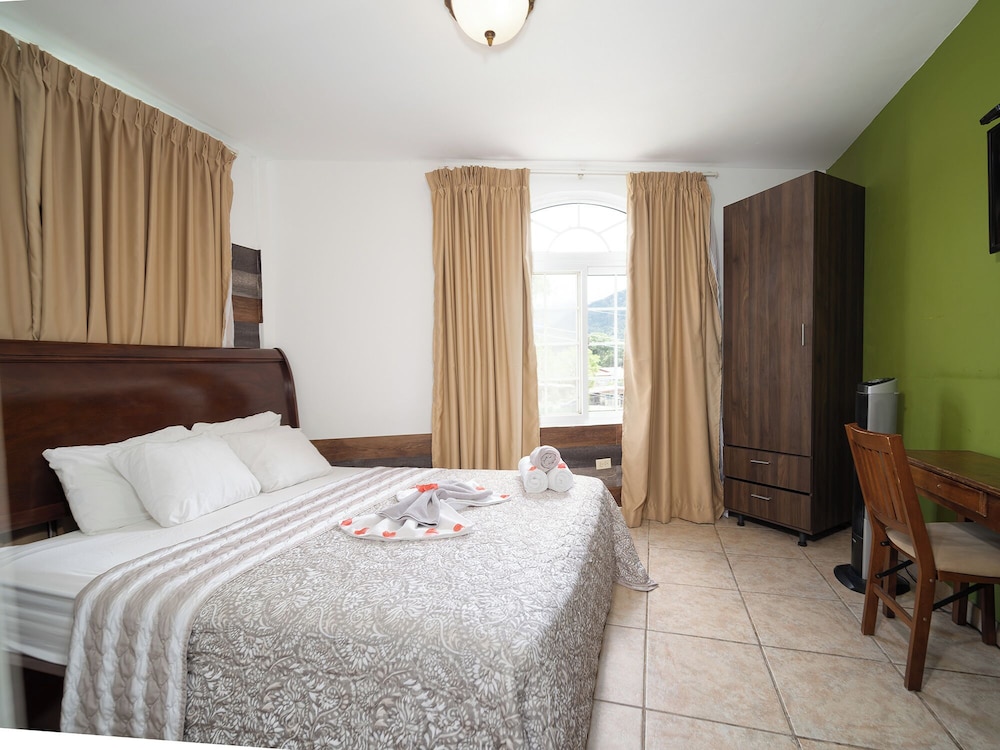 Standard Single Room, 1 Double Bed, Mountain View photo 2