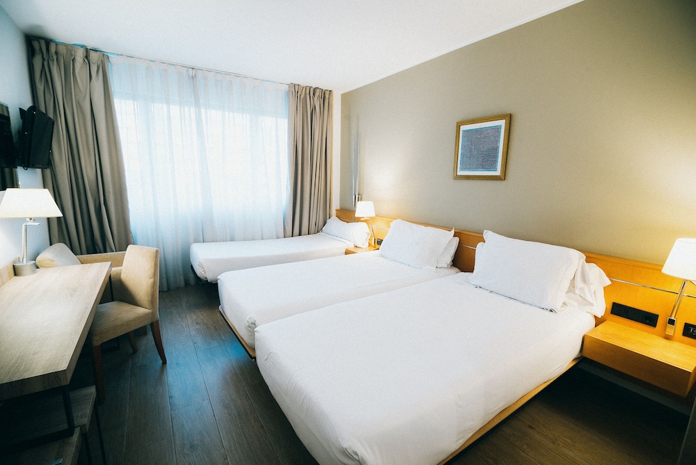 Standard Triple Room (2 Adults 1 Child)