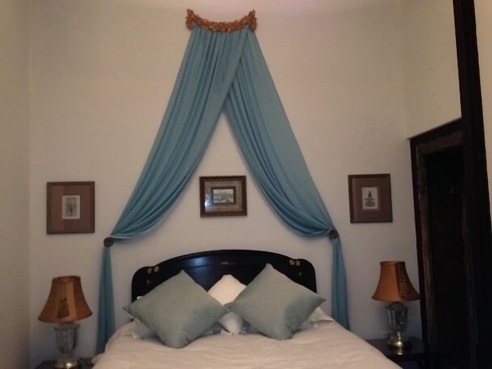 Standard Room, 1 Queen Bed (Sadler's Hidden) photo 1