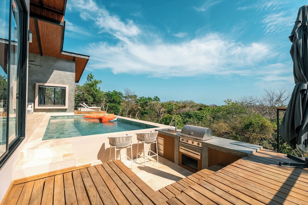 Deluxe Villa photo 2
