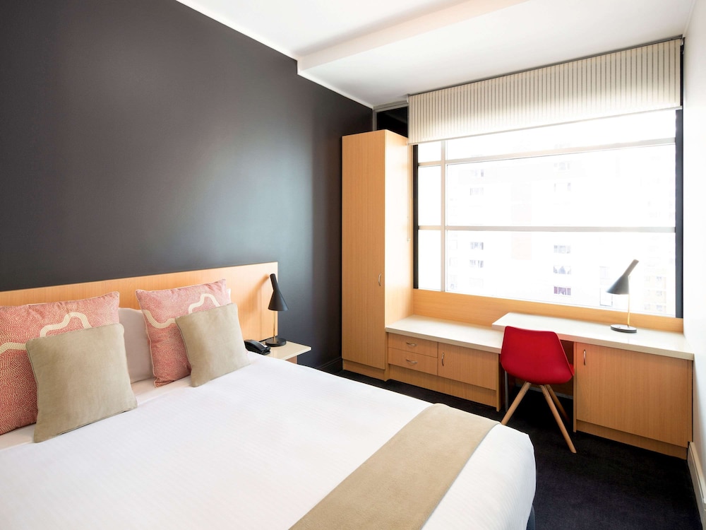 Standard Room, 1 Queen Bed - Photo 3