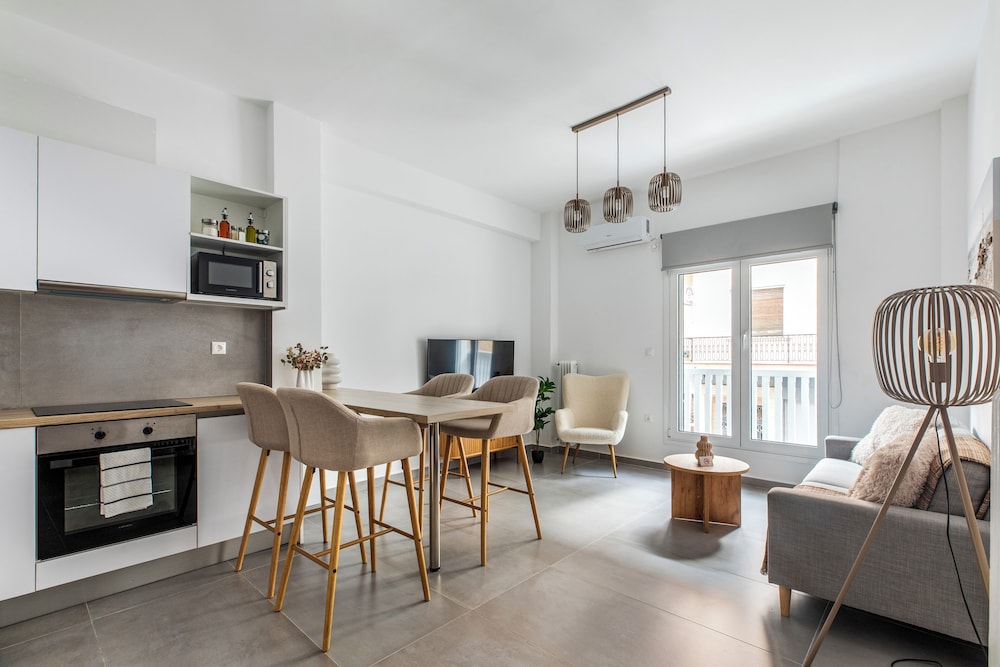 Basic Apartment, 2 Bedrooms, Kitchen, City View