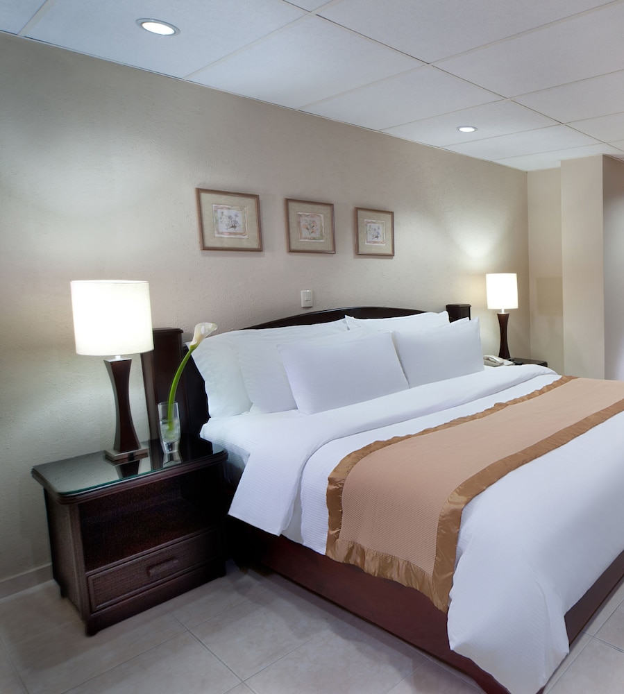 Junior Suite, 1 King Bed - Photo 2