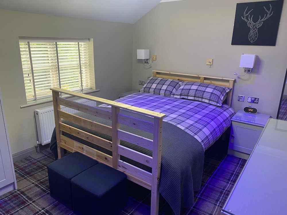Skell Bank Room 6 -Deluxe Room
