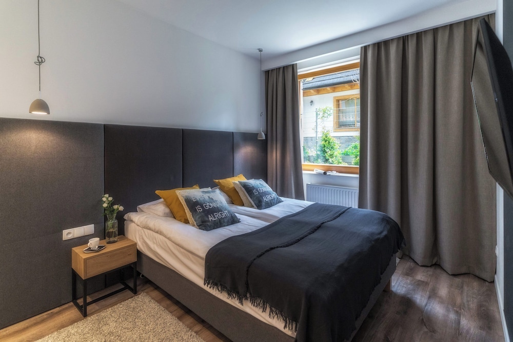 Deluxe Apartment (007 with SPA, Pool access)