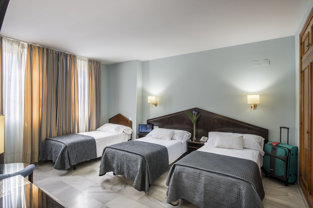 Triple Room, 3 Twin Beds - Photo 8