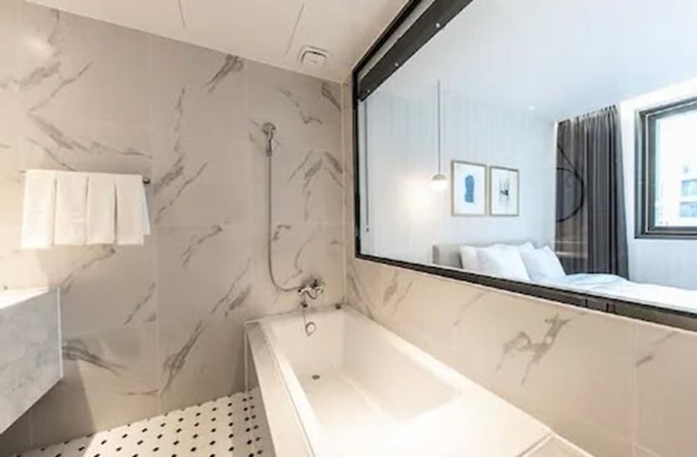 Standard Double Room, City View - Photo 6