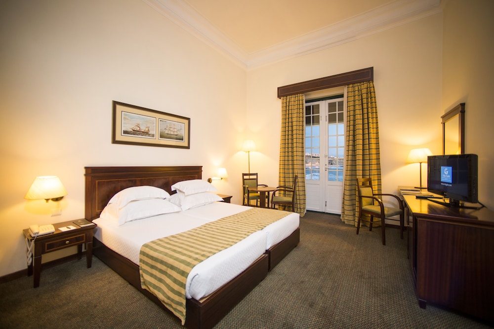 Twin Room, Balcony, Sea View (Single Use) - Photo 1