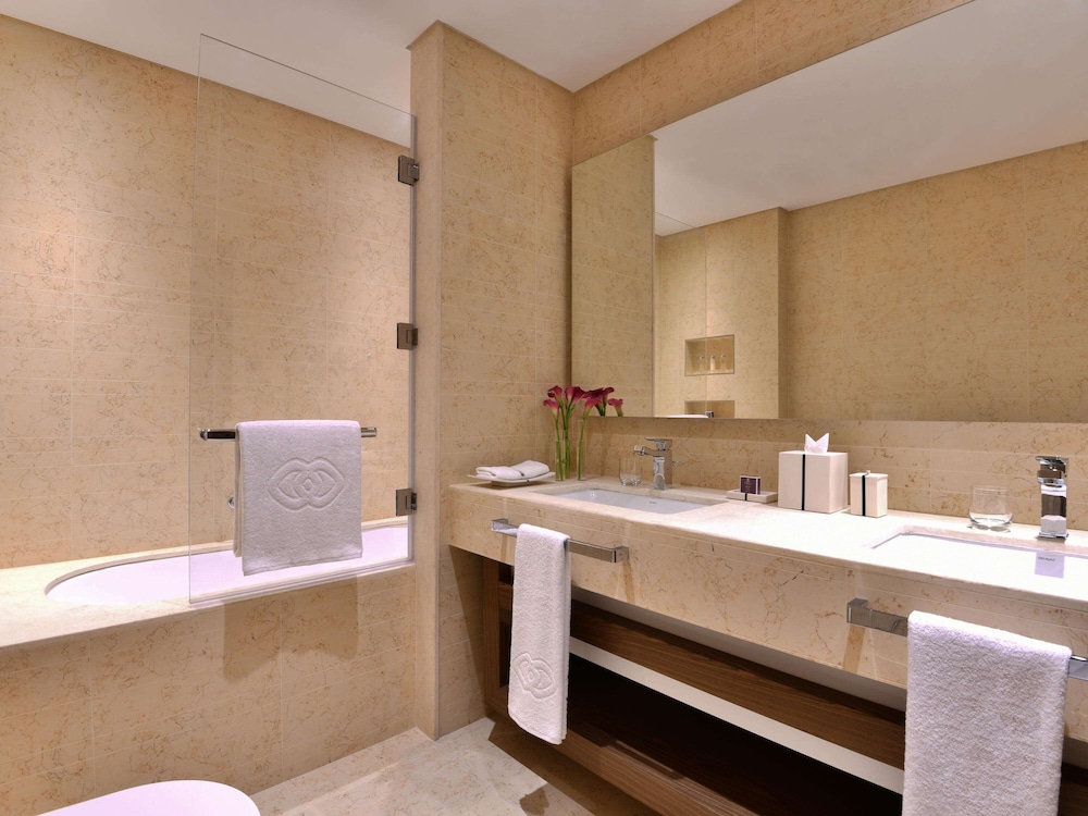 Apartment, 3 Bedrooms, 2 King and 1 Twin Bedrooms, Living Room