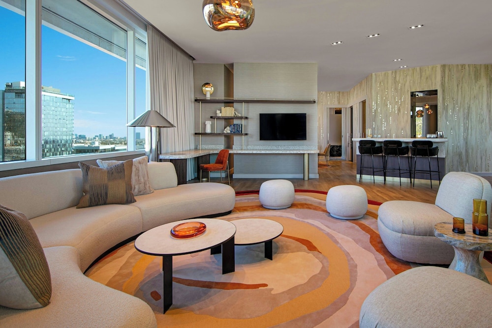Penthouse Suite thumbnail 5