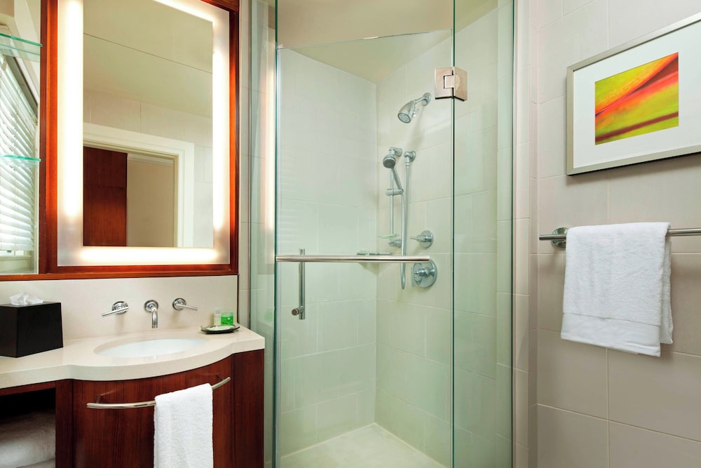Banyon Ocean View 1 King or 1 Queen, Newly Renovated - Photo 6
