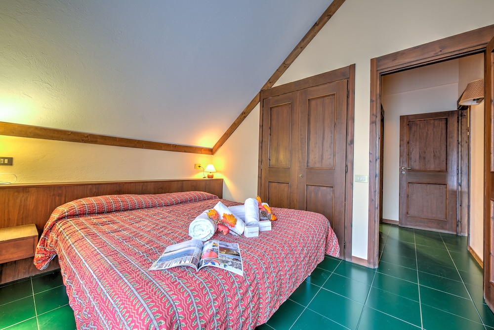 Family Apartment, 2 Bedrooms, Mountainside (Grange Hike & Ski - 33c Sestriere) photo 3