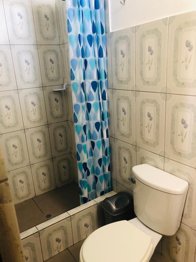 Family Room, Private Bathroom photo 2