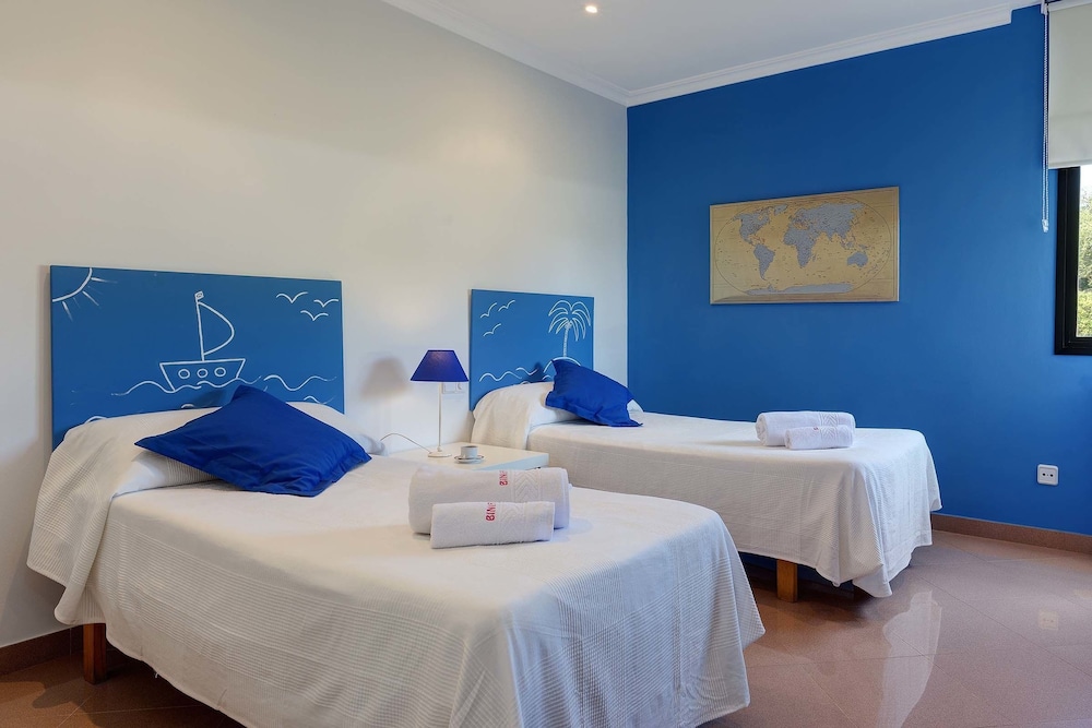 Villa, 4 Bedrooms photo 2