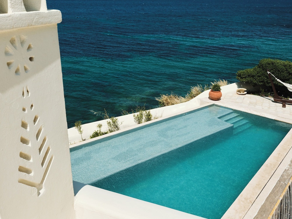 Belvedere Waterfront Villa (350meters from main Hotel)