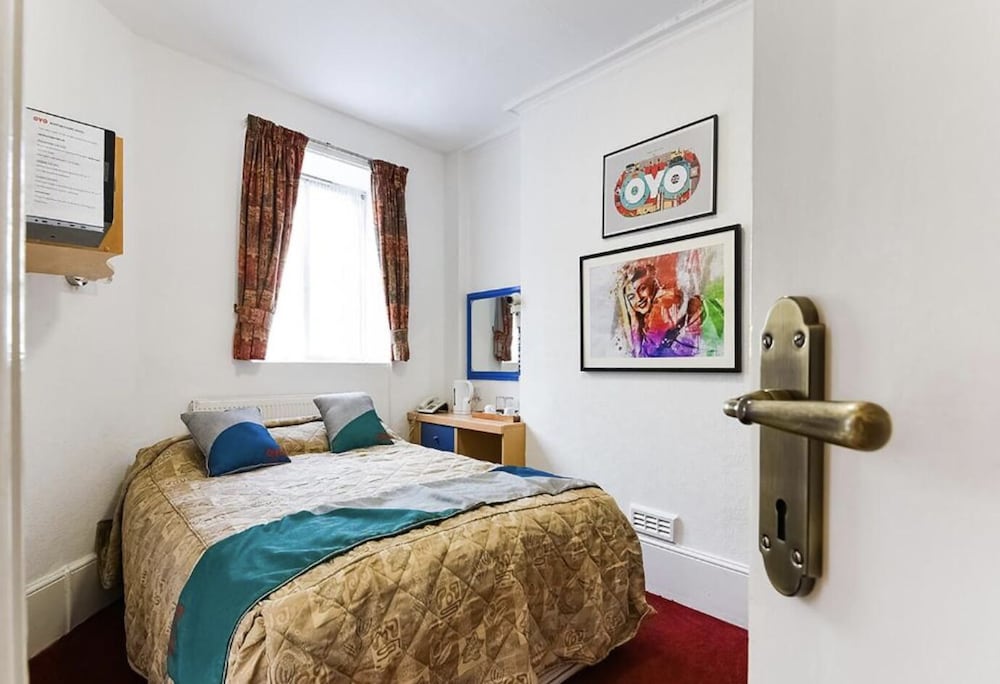 Standard Double Room, Ensuite, City View
