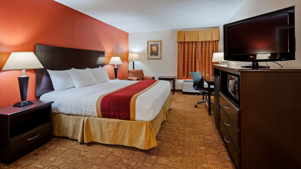 Standard Room, 1 King Bed, Accessible, Bathtub - Photo 2