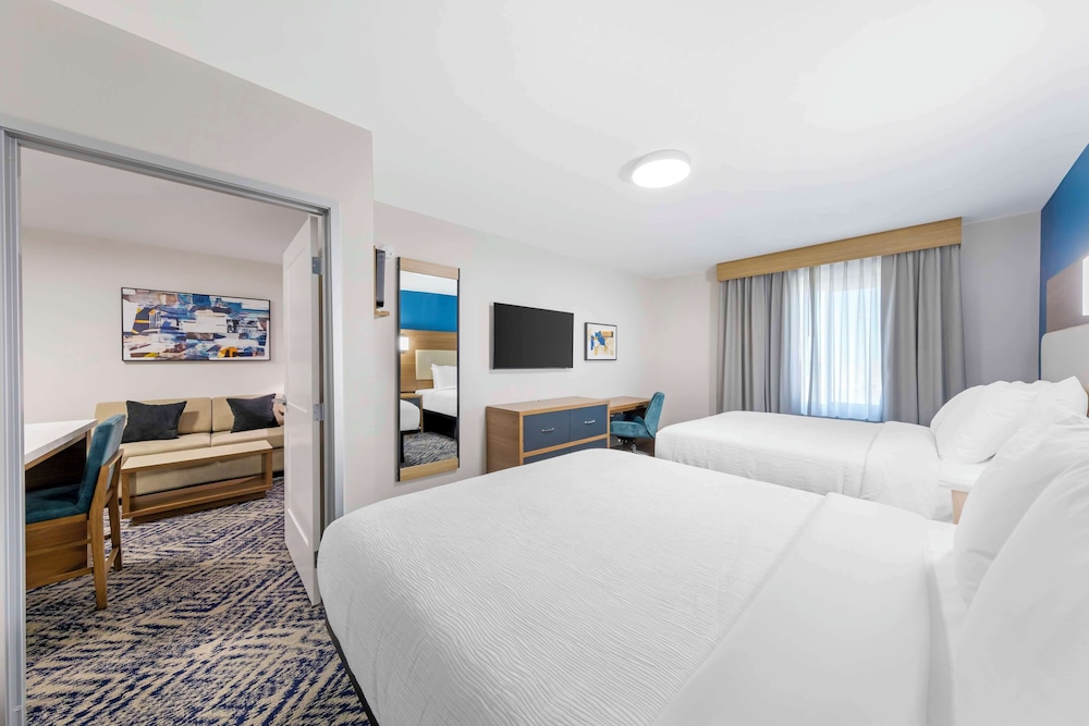 Suite, Multiple Beds, Non Smoking, Kitchen (Dining Table, Full Kitchen) - Photo 2