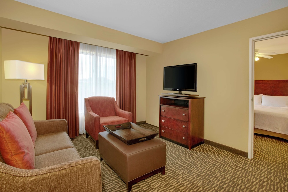 Suite, 1 King Bed - Photo 2