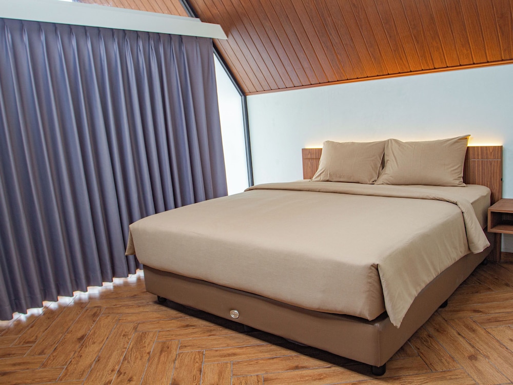 Superior Room, 1 Bedroom, Balcony, City View