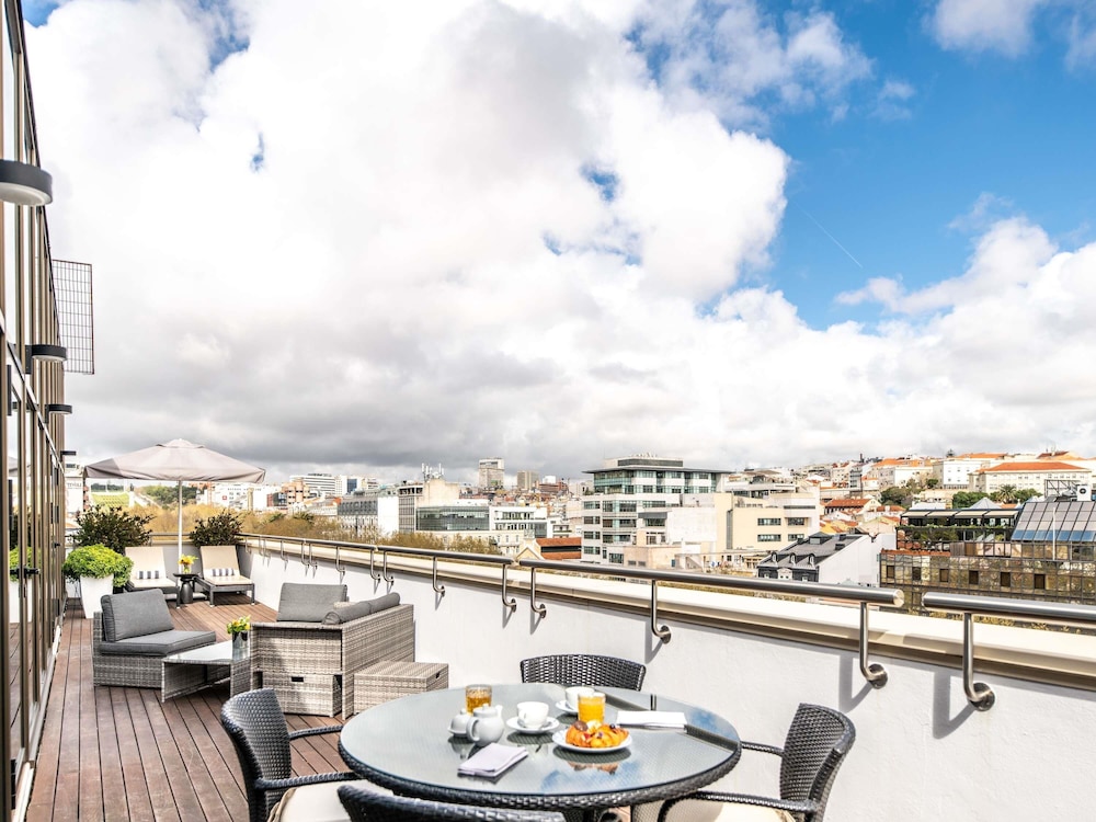 Suite, 1 King Bed, Terrace (Opera)