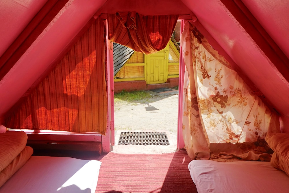 Basic Double Room, Shared Bathroom, Garden View photo 3