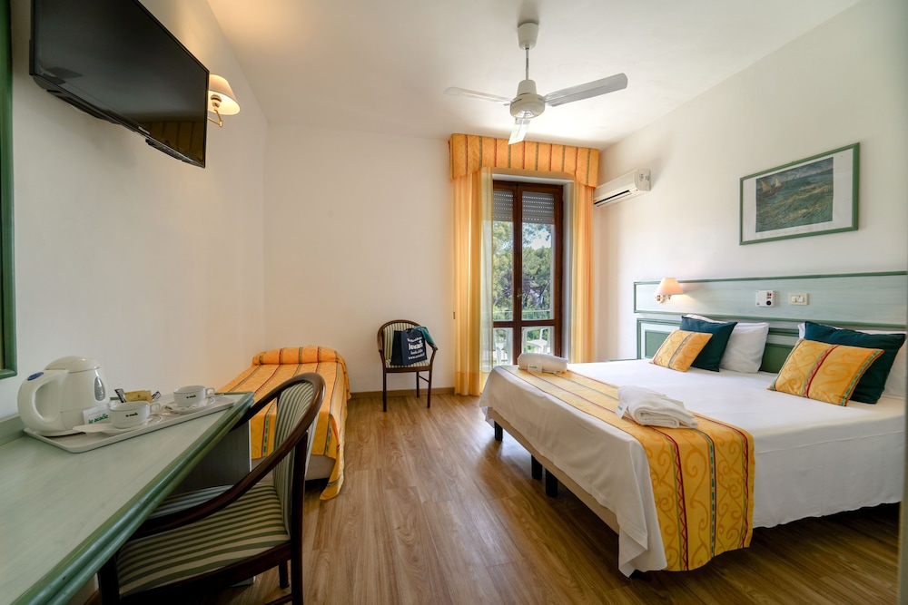 Classic Double Room - Photo 14
