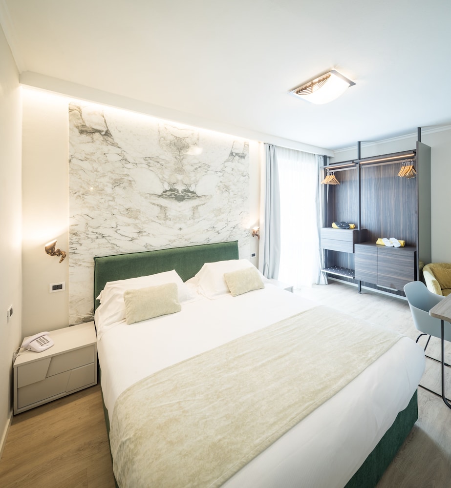 Deluxe Double Room Single Use, 1 Double Bed