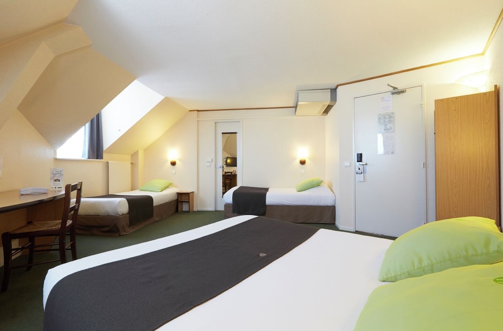 Standard Room, Multiple Beds photo 3