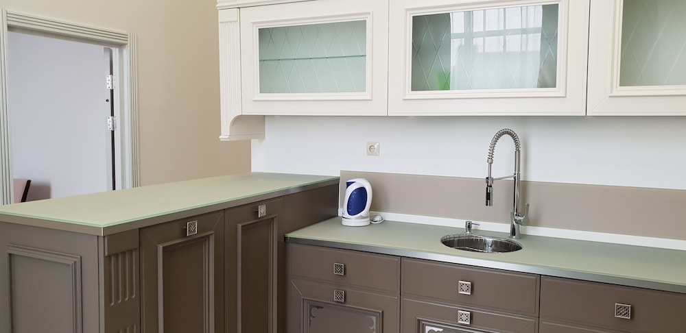 Comfort Room, 2 Bedrooms, Kitchen, City View photo 3