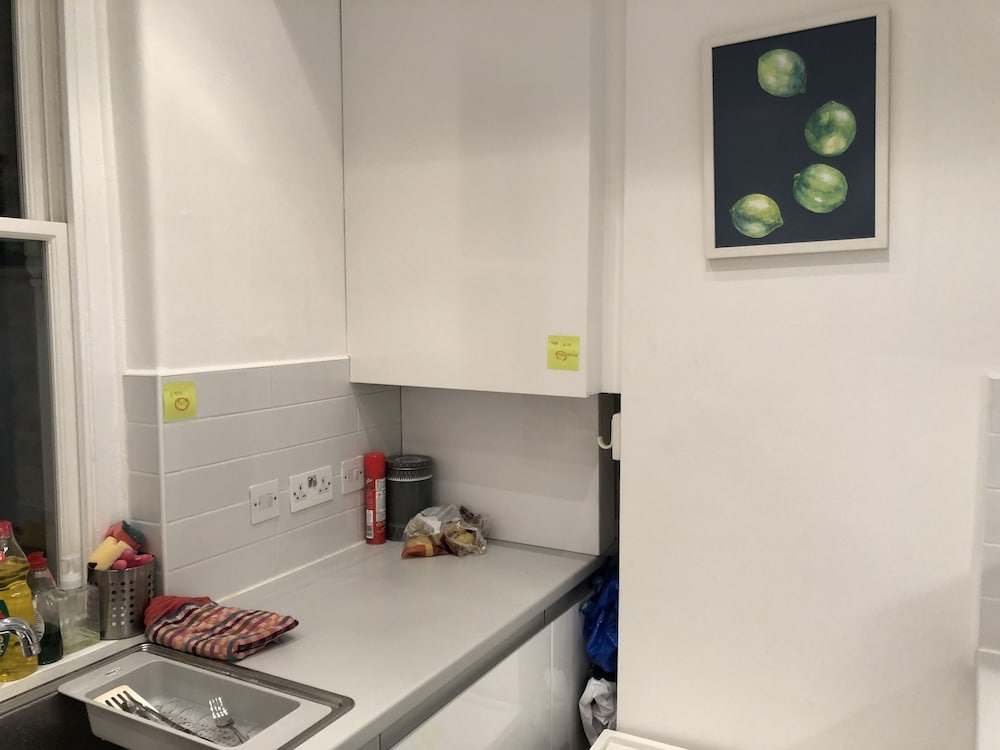 Basic Apartment photo 3