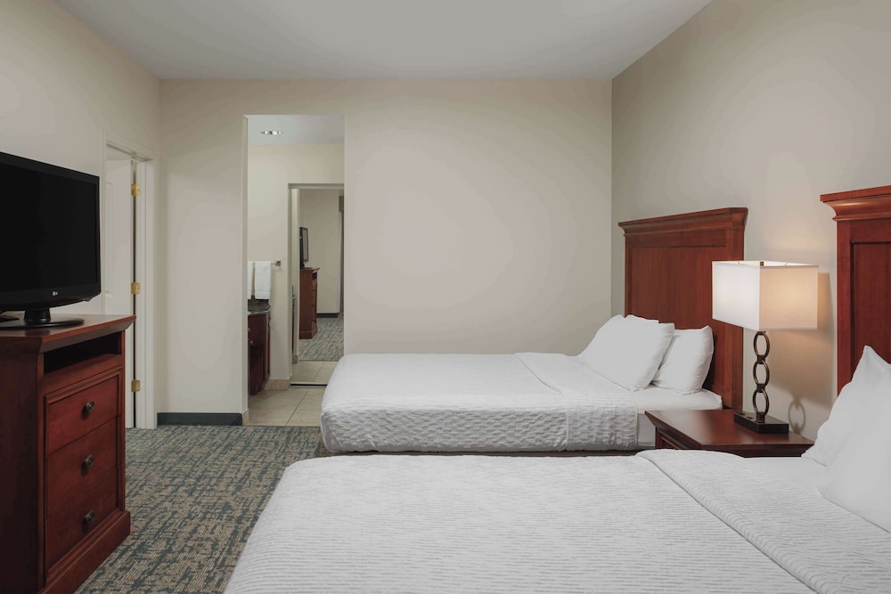Suite, 2 Queen Beds, Accessible, Bathtub (Mobility & Hearing) - Photo 2