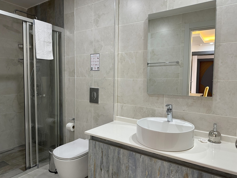 Standard Suite, City View photo 3